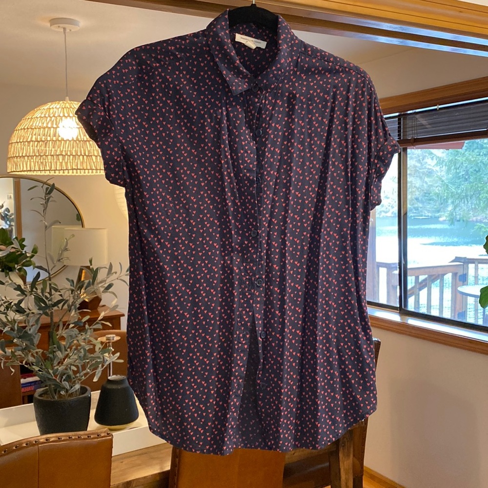 Anthropologie cap sleeve button up blouse with heart print